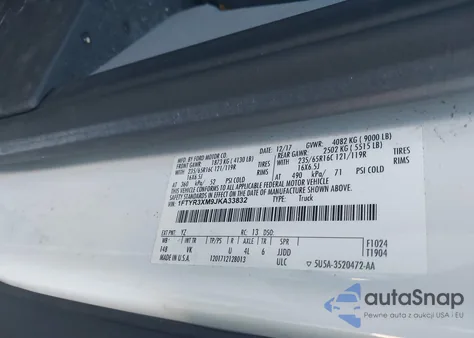 2018 Ford Transit-250 z USA, uszkodzony, nr VIN 1FTYR3XM9JKA33832